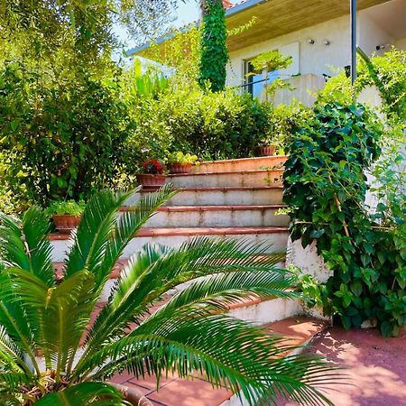 Villa In Collina Vista Mare Roseto Degli Abruzzi Exterior photo